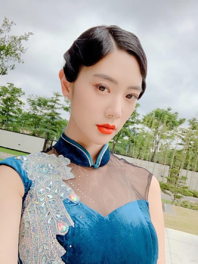 84间房主播跳舞 直播 霓虹后台